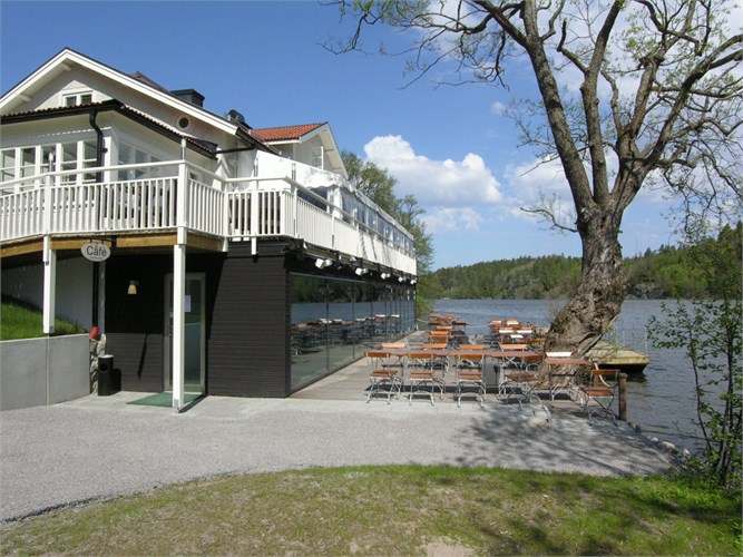 Populärt café och restaurang vid Sundby gård