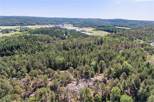 Vy över fastigheten mot Nordby