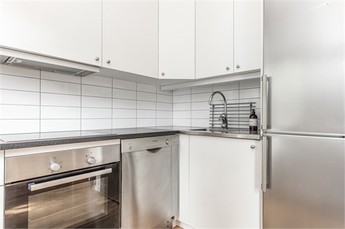 Vitvaror i rostfrI design 