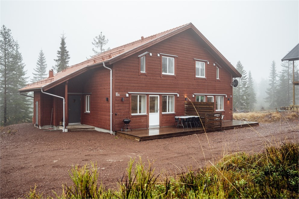 Rönnbärsstigen 8
