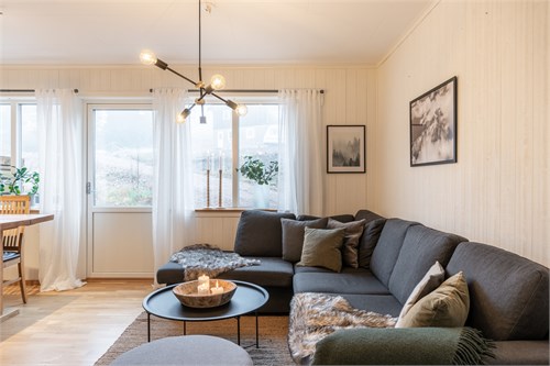 Rönnbärsstigen 8