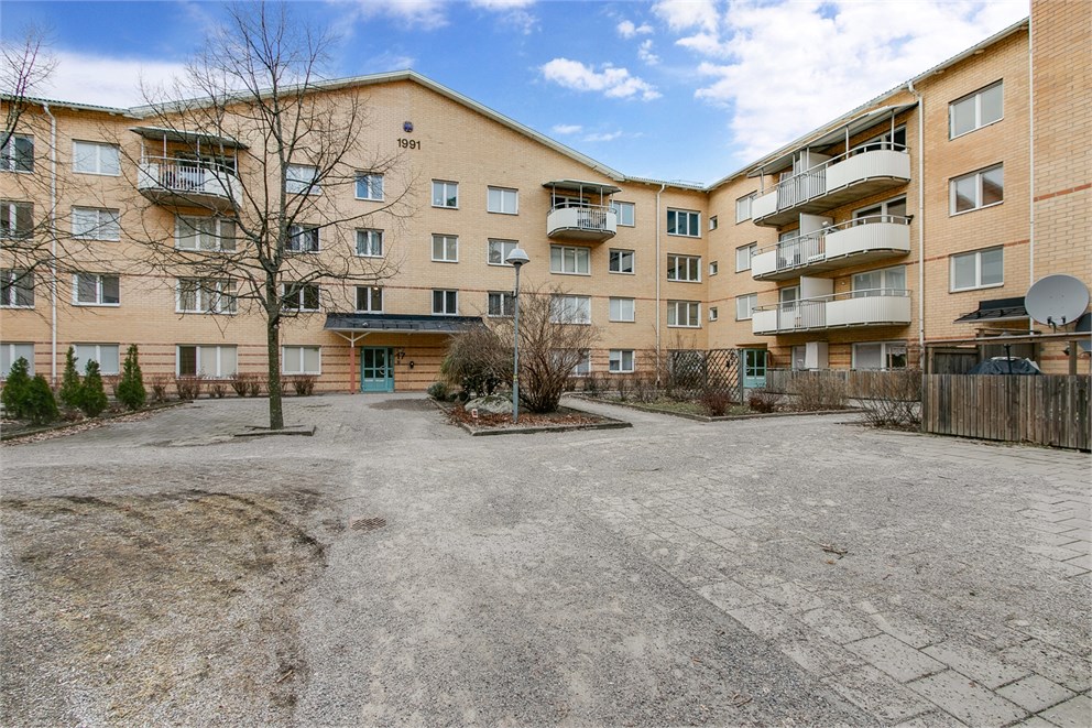 Tre Källors väg 15, 2tr