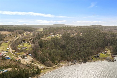 Vy över närområdet med badplats