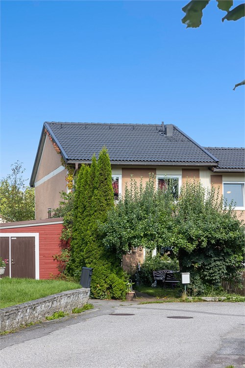 Fältspatgången 13 