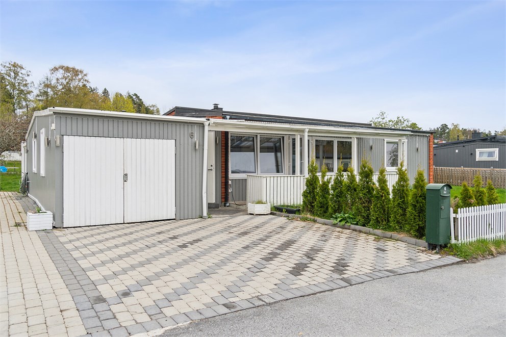 Slånbärsvägen 6
