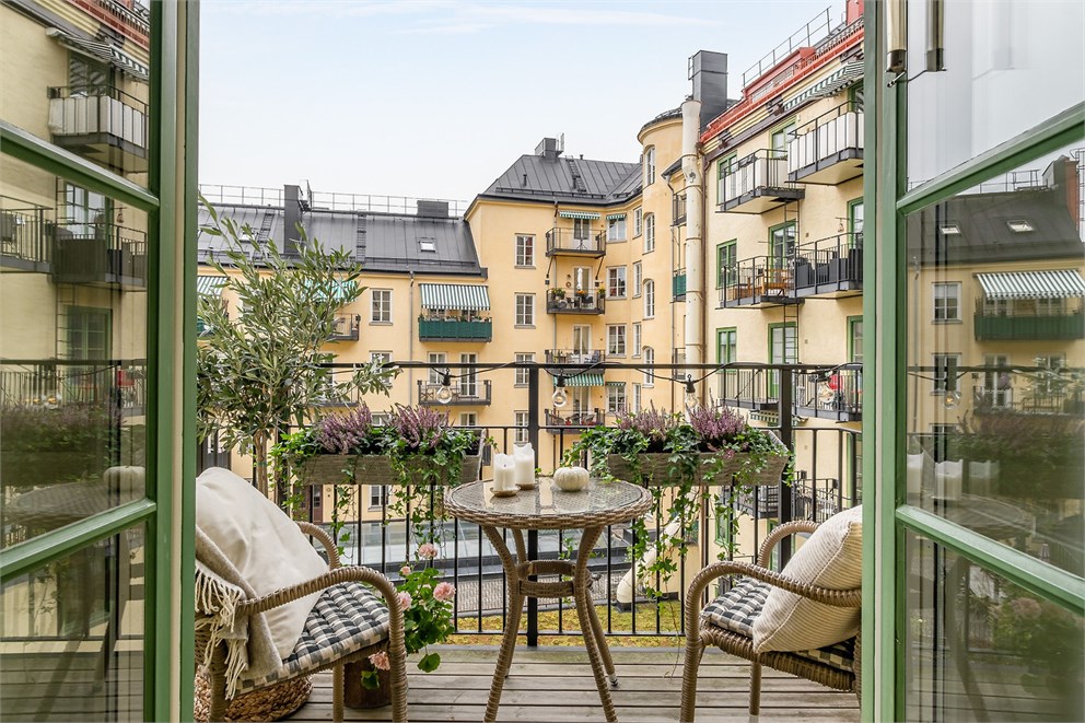 Tomtebogatan 1B