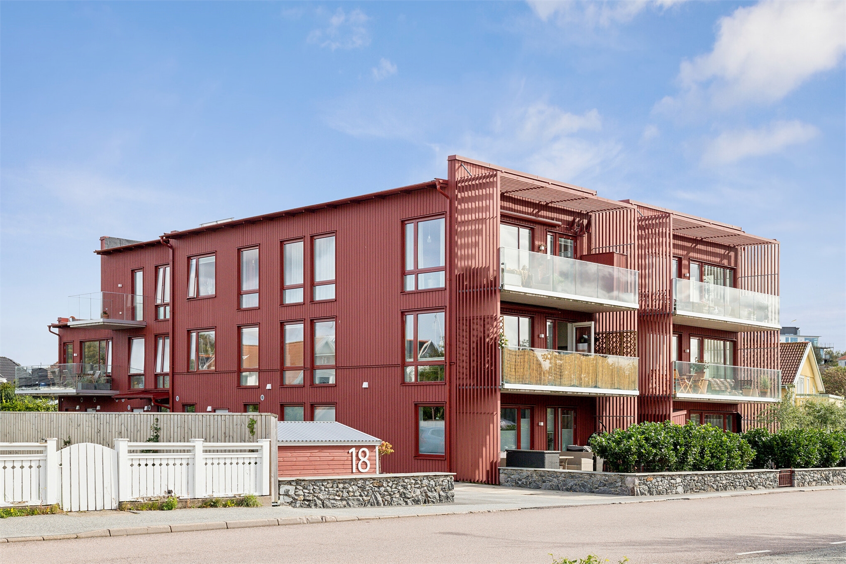 Hjuviks Bryggväg 18 – bild 2