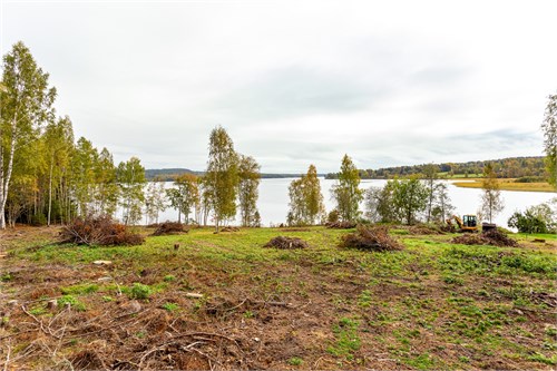 Tomt 1 vid Råsvalen 