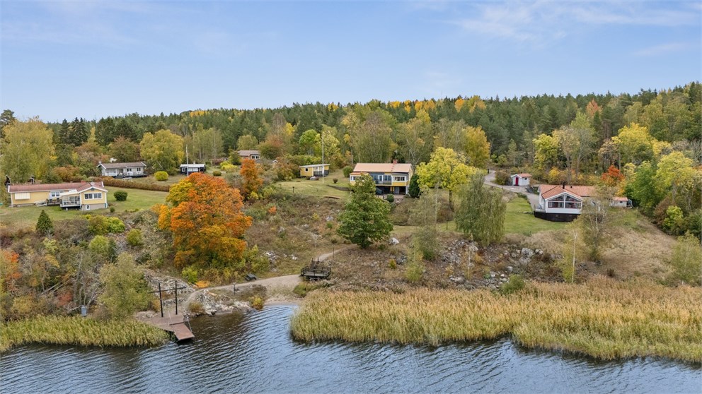 Tosterö Nedre hallgården 1 & Tosterö Övre hallgården 1