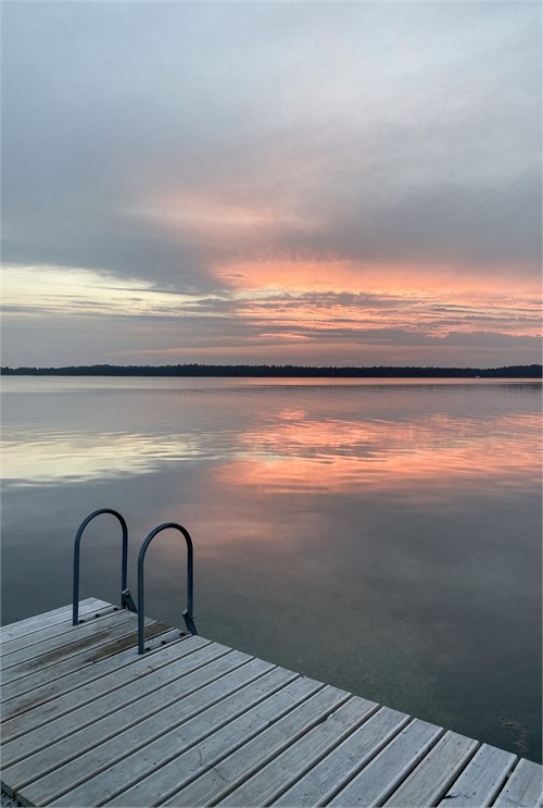 där det finns badplats och brygga.