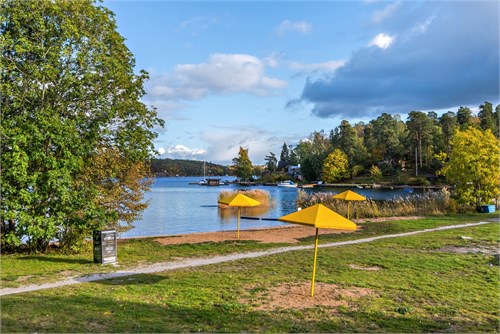 Badplats i närliggande Svanholmsparken 