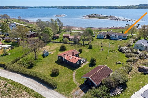 Äldre flygbilder. Huset fotas under våren