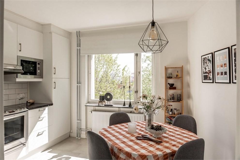 KRUTKÄLLARVÄGEN 1