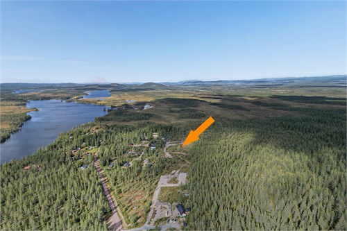 Tomt 5 i Lemmsjövallen och mark lantbruksfastighet