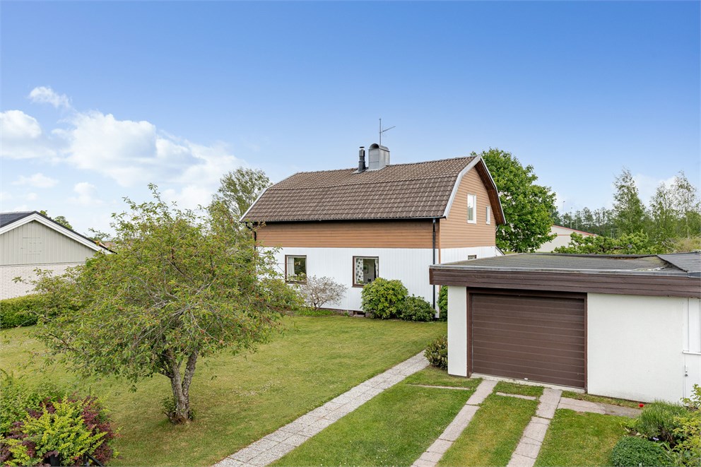 Knäpplanvägen 11