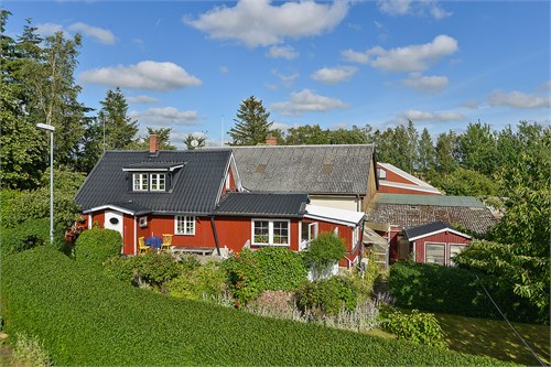 Välkomna till Hällstorp 5480!
