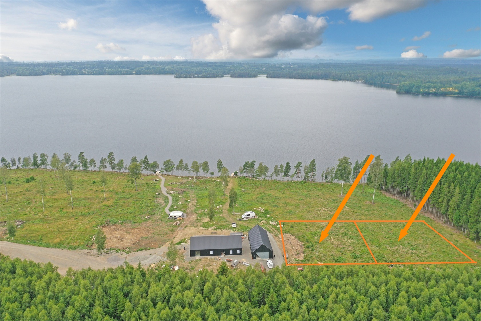 Tomter vid Vallsjön med sjöutsikt!