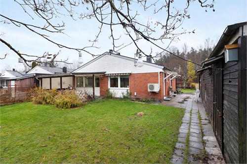 Södra Höglundavägen 13