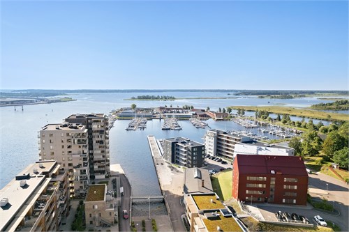 Beläget precis intill Vänern