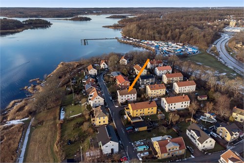 Äldre flygbild över Lindesnäs