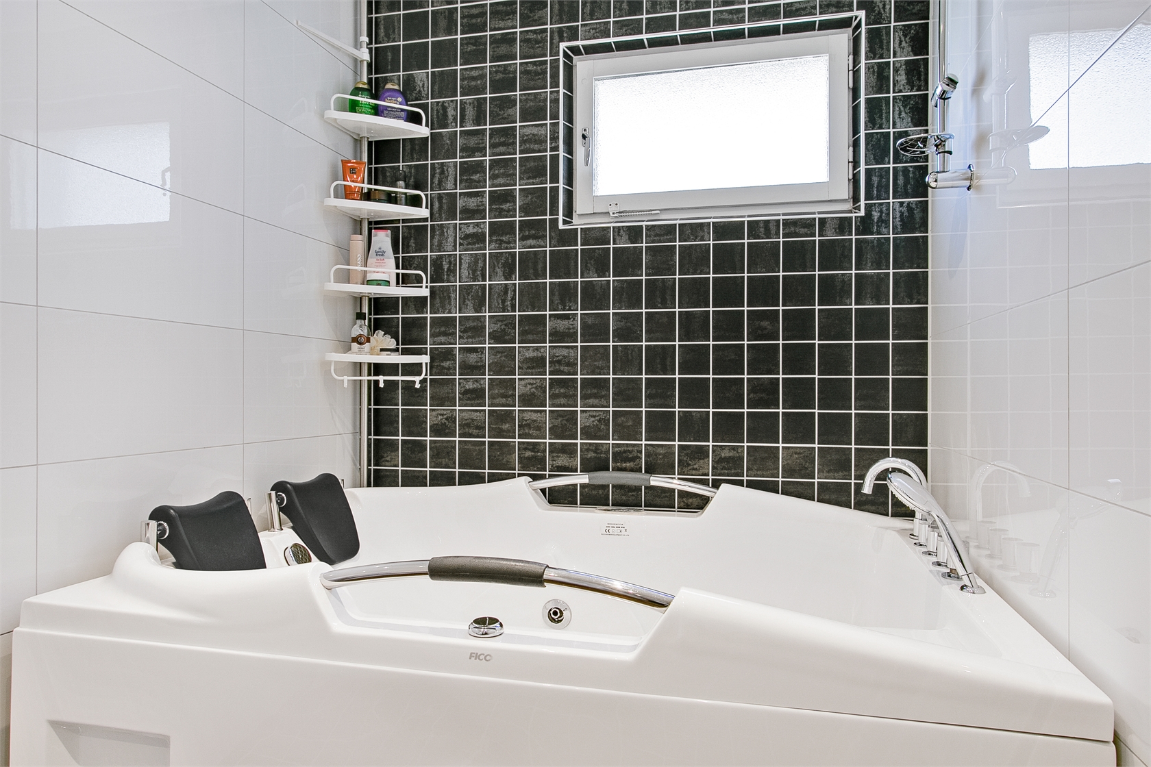 Tomtbergavägen 84, 1tr – bild 6