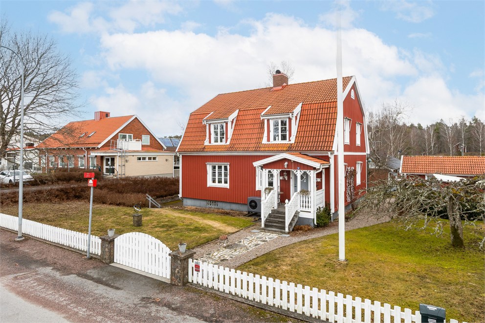 Kyrkvägen 9