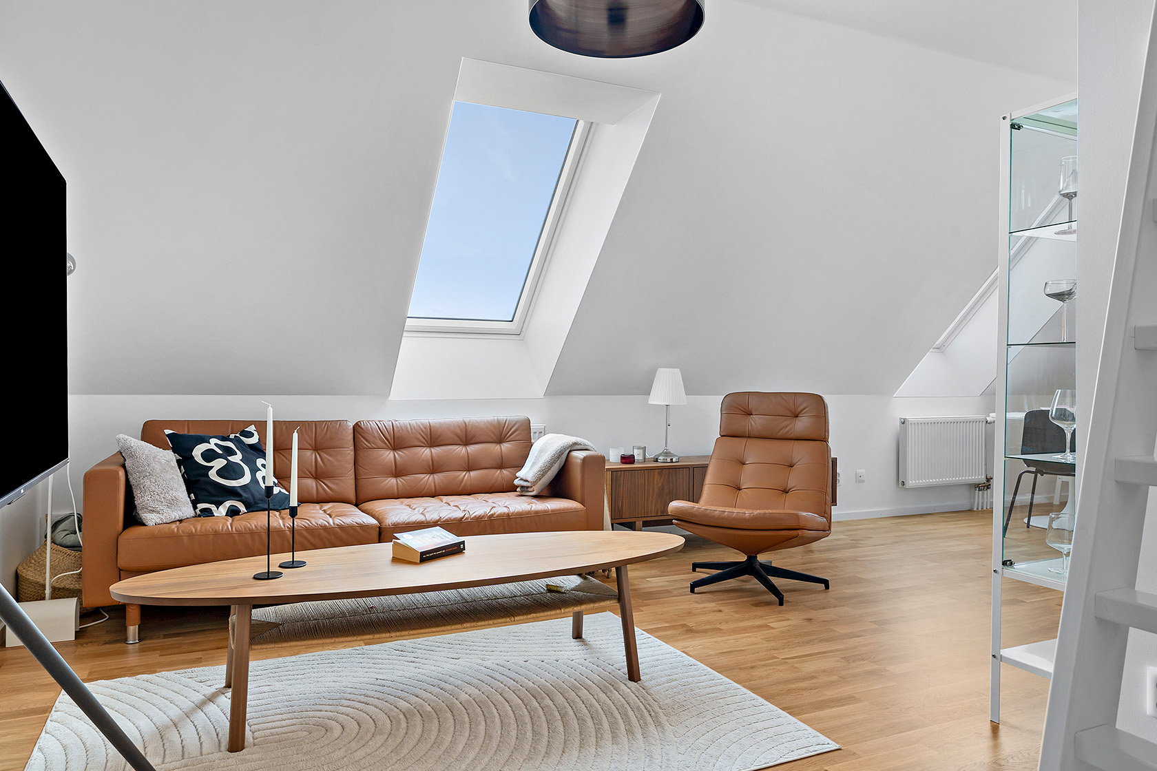 Skattsökargränd 2C - 1 rok + loft – bild 2