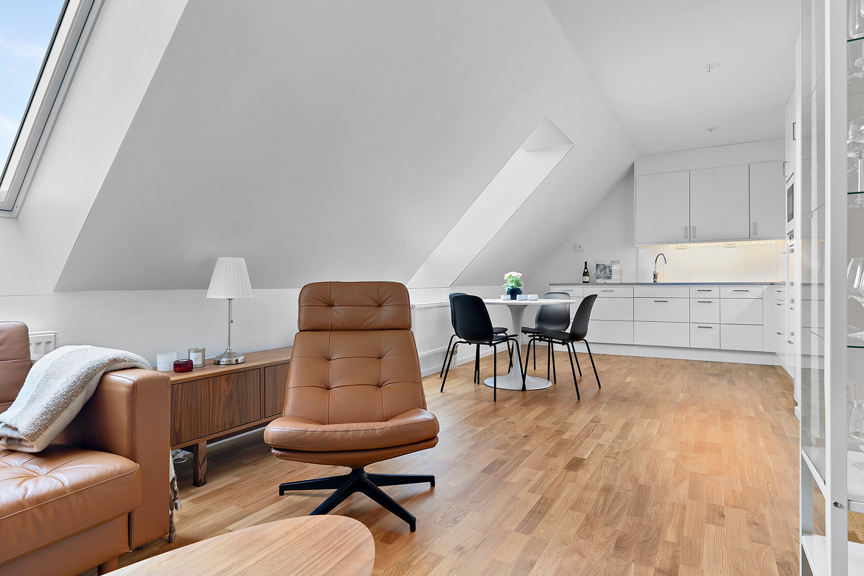 Skattsökargränd 2C - 1 rok + loft – bild 5