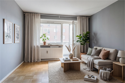 Bildmaterialet är möblerat med hjälp av AI.