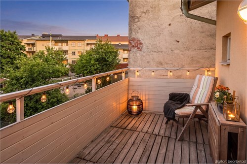 ...och skön uteplats utanför dörren!