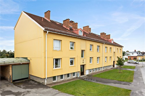 Bostadsrätten med hörnlägen på 1:a våningen!