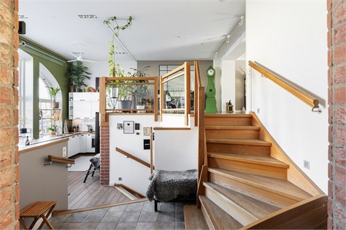 Unik etagelägenhet, 160 m2 i gamla gymnastiksalen!