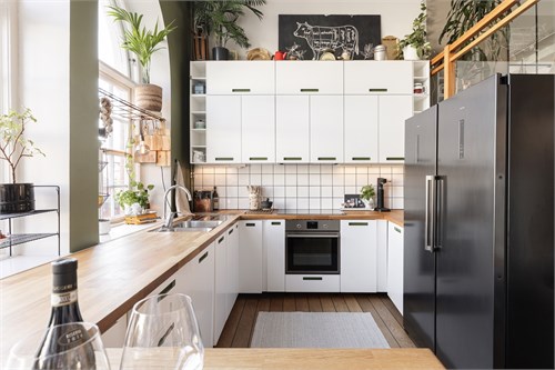 Lägenheten byggdes 2005. Läckert kök från 2016...