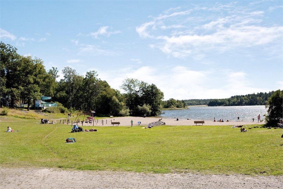 Ängbybadet med rutschbana