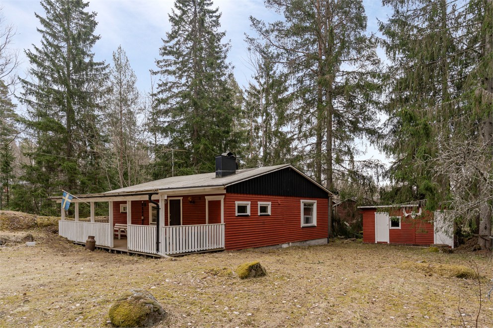 Ljömsebo Hästskovägen 1