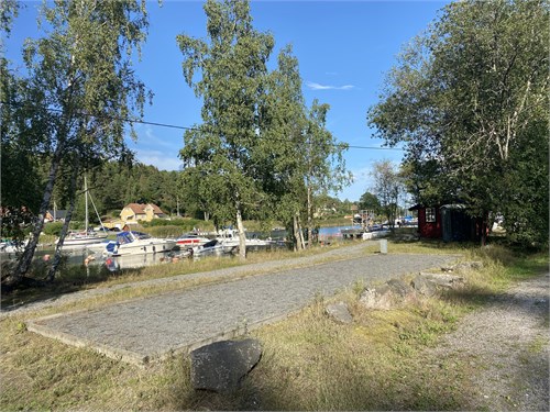 Boulbana vid samfällighetens strand
