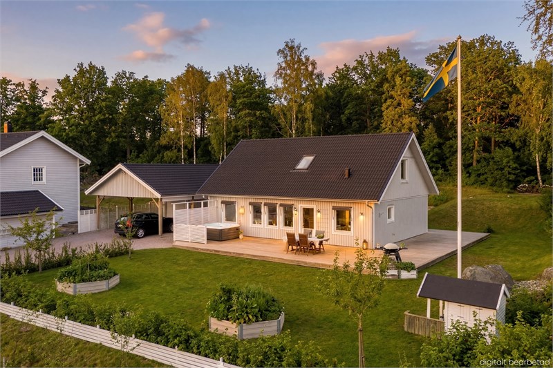 Välkommen till Mjövikstrandsvägen 13!