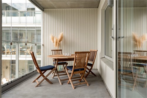 Stor inglasad balkong