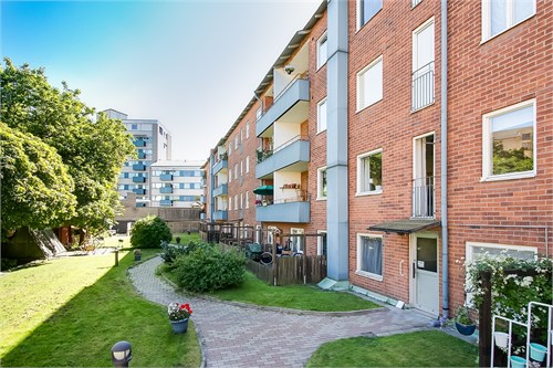 Sommarbild från innergården