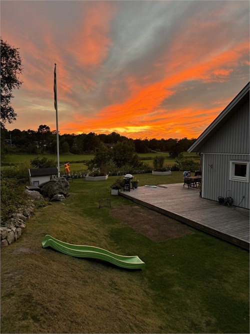 ...med kvällssolen på framsidan