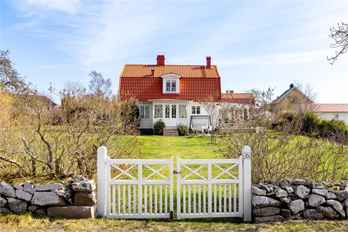 Otroligt vacker 20-talsvilla, i toppskick!