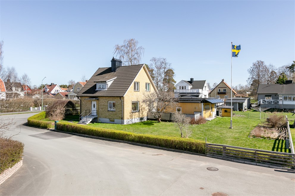 Lyckostigen 1