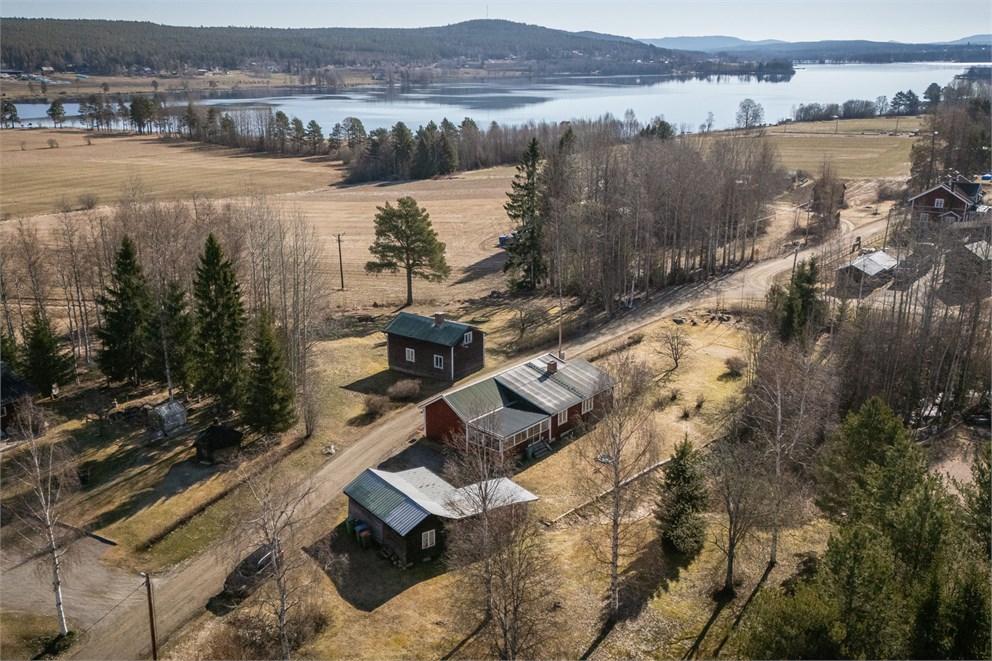 Skogstavägen 17 och 18