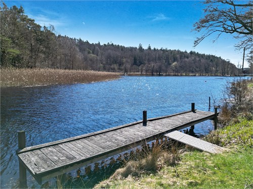 Brygga som ägs ihop med Mölnlycke 1:12