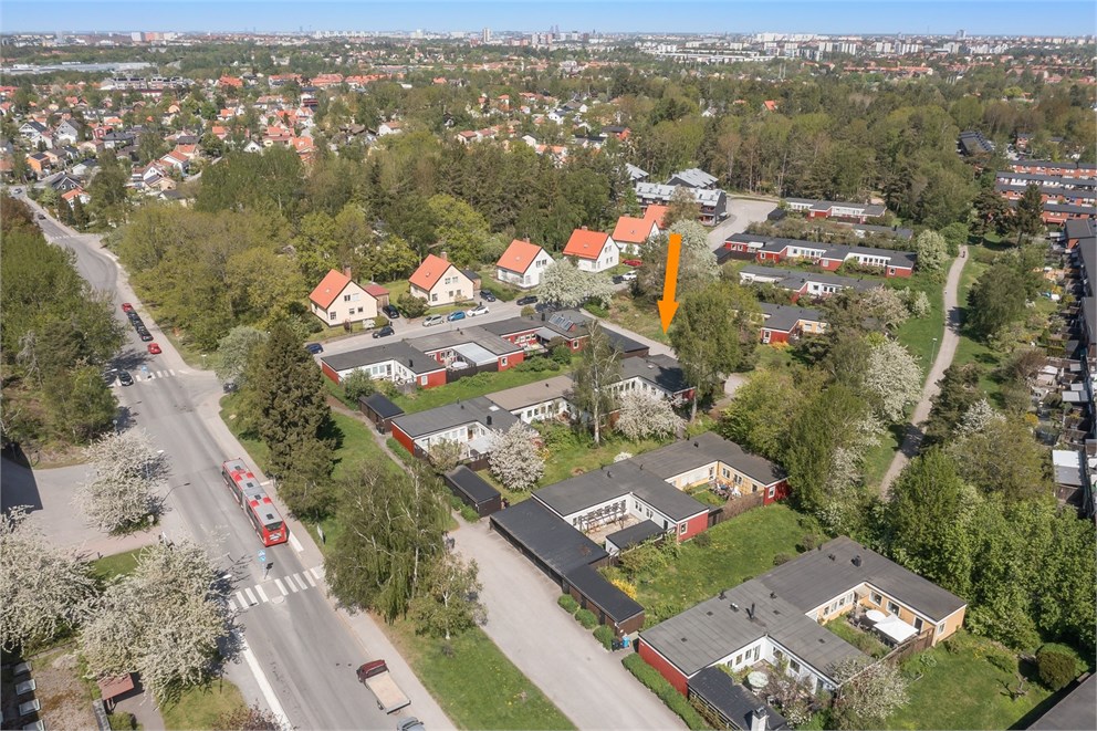 Bedaröbacken 8