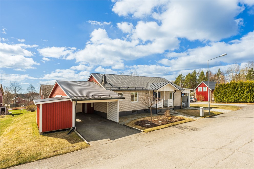 Hallbacksvägen 13