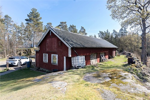 Stor lada med garage