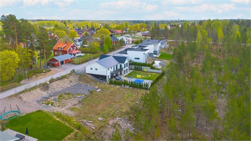 Hambosvängen 17