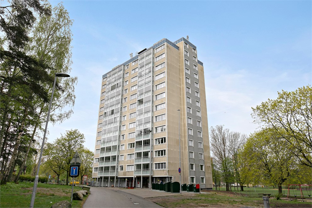 Elsarostigen 8
