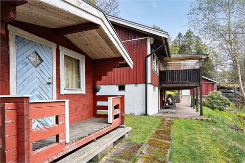 Gästhus och trädgård